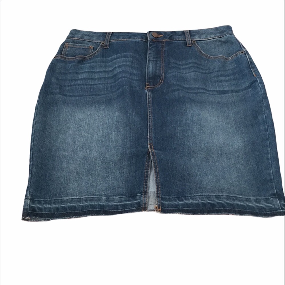 Jean mini-skirt with front-slit